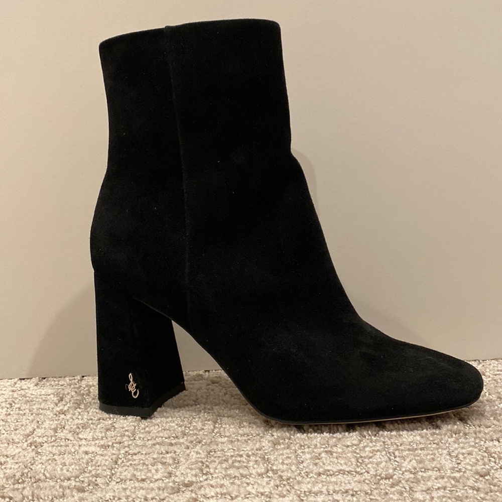Sam Edelman Codie black suede ankle bootie in excellent pre-owned condition